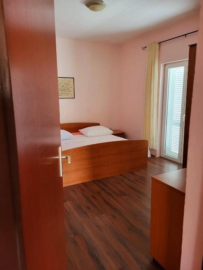 Apartment Raslina Bagian luar foto