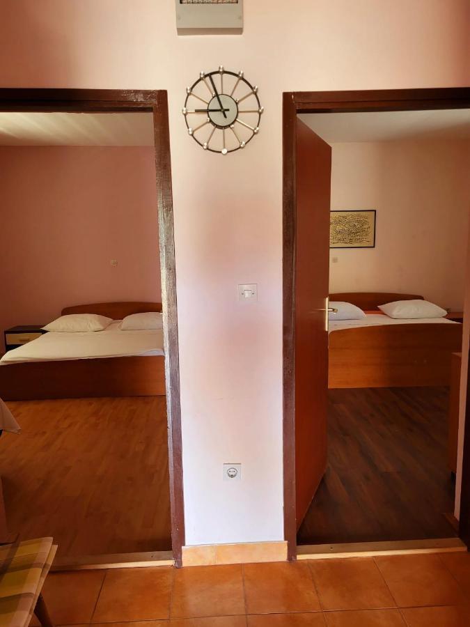 Apartment Raslina Bagian luar foto