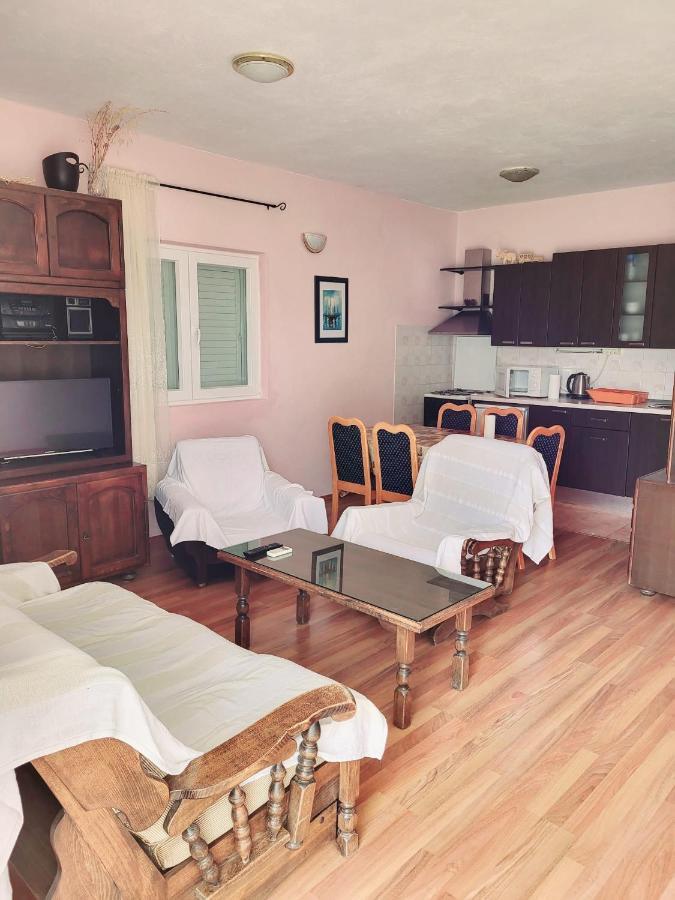 Apartment Raslina Bagian luar foto
