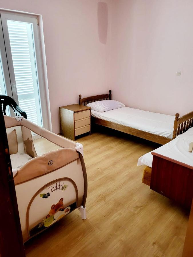 Apartment Raslina Bagian luar foto